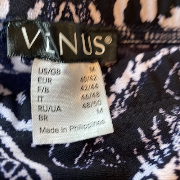 Beautiful Venus skirt. Longer in the front and shorter in the back. - Picture 3 of 5